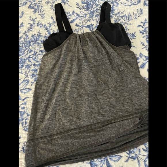 LuLuLemon run: back on track tank- size 10 - Picture 3 of 4